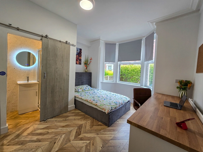 Sherwin Grove, 5-Bed Ensuite Student Home NG7 2EZ - Thumbnail 22